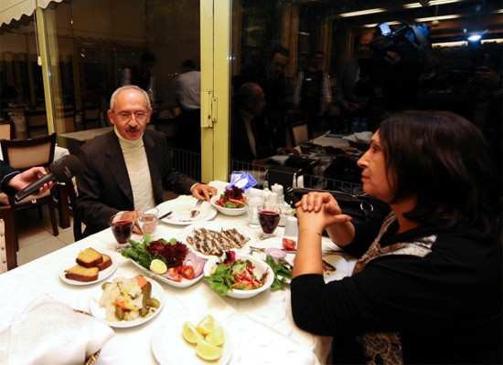 Kılıçdaroğlu balıkçıda stres attı - Resim: 1