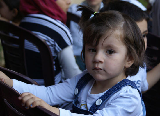 Suriyeli yetimlerin buruk sevinci - Resim: 4