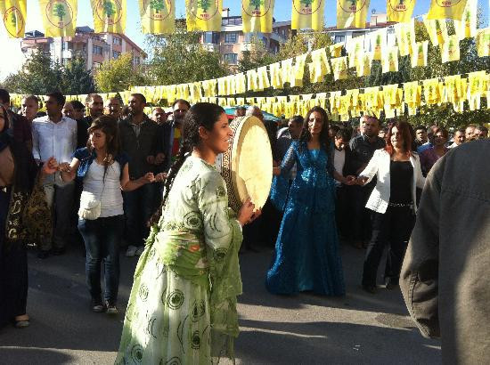 BDP kongresinde Atatürk'e büyük saygısızlık - Resim: 3