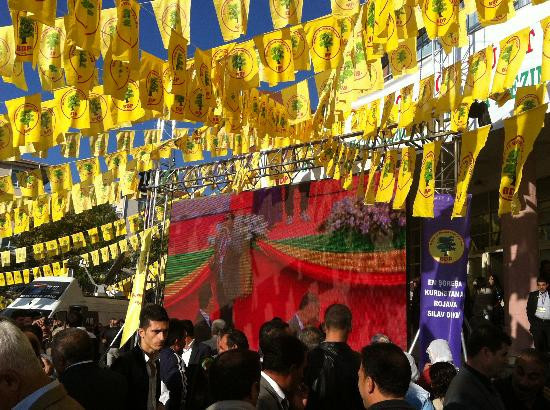 BDP kongresinde Atatürk'e büyük saygısızlık - Resim: 4