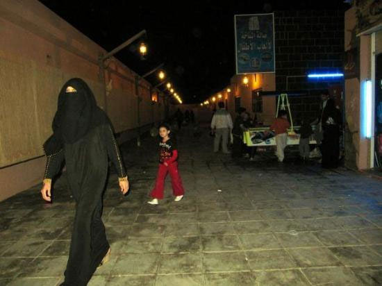 Medine'nin diğer yüzü! - Resim: 1