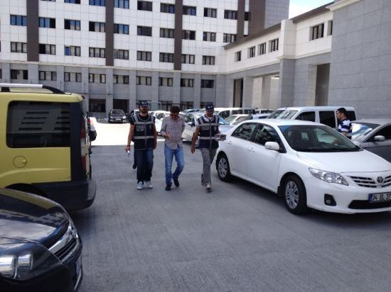 Ünlüler adliyeye böyle götürüldü - Resim: 4