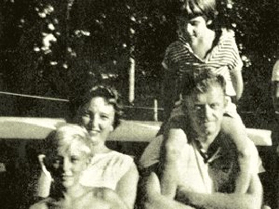 Kızı 10 gün boyunca denizde kayboldu gördüklerine inanamadı - Resim: 1