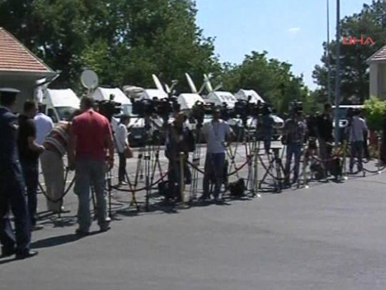 Şehit pilotlara hüzünlü veda - Resim: 3