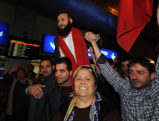 İlk iş sakallarını kesti - Resim: 3