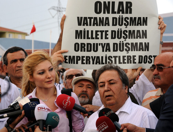 Çiçek'in kızı ilgi çekti - Resim: 1