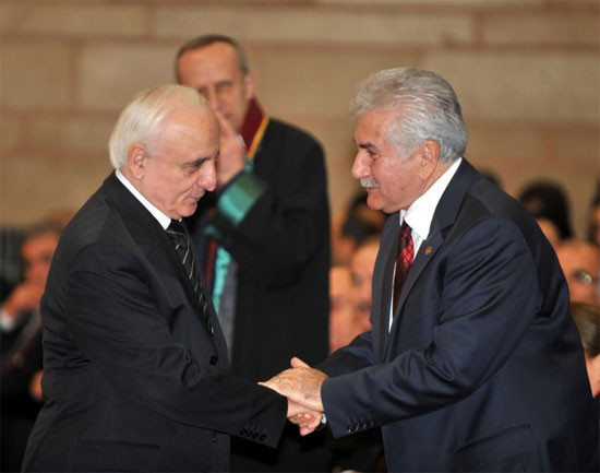 Kadir Özbek'e protesto şoku - Resim: 1