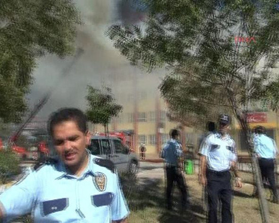 Kartal'daki yangından ilk görüntüler! - Resim: 1