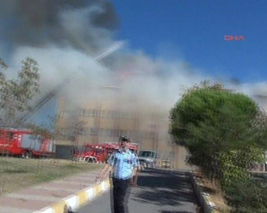 Kartal'daki yangından ilk görüntüler! - Resim: 4