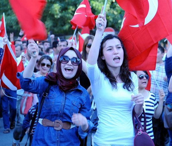 Türkiye bayrağına sahip çıktı! - Resim: 3