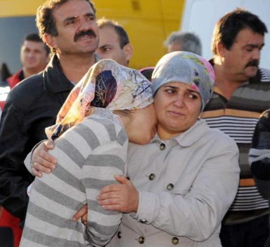 Patlama sonrası ailelerin gergin bekleyişi - Resim: 1