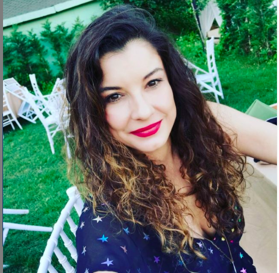 İrem Altuğ kimdir kaç yaşında evli mi eşi kimdir? - Resim: 0