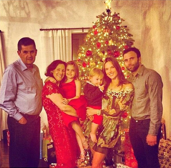 Ünlülerin noel fotoğrafları! - Resim: 2