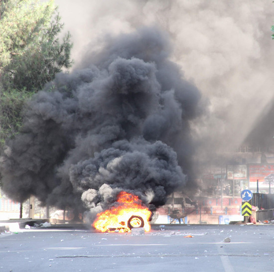Diyarbakır'da ortalık karıştı - Resim: 3