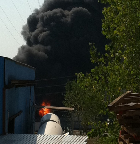 İstanbul'da korkutan fabrika yangını - Resim: 1