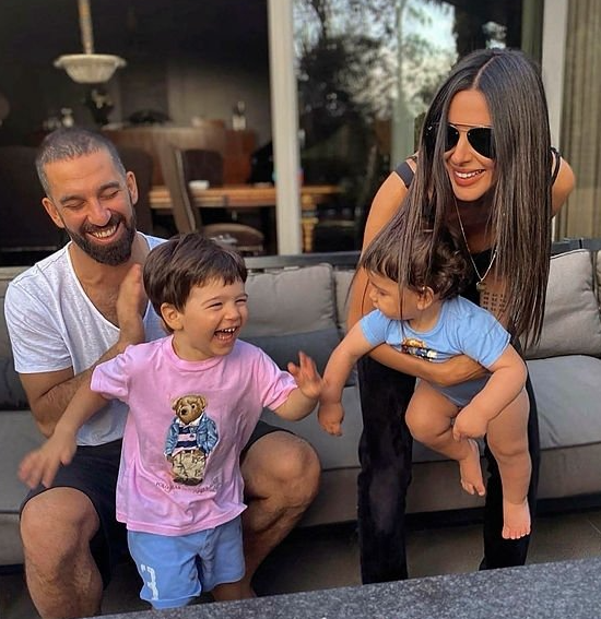 Arda Turan'a şok! Annesi Yüksel Turan 5 yıl hapis cezasıyla karşı karşıya kaldı - Resim: 1