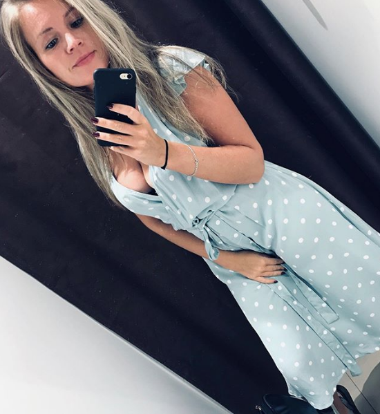 Genç kız duşta feci şekilde öldü! Cep telefonunu fişe takmış - Resim: 1