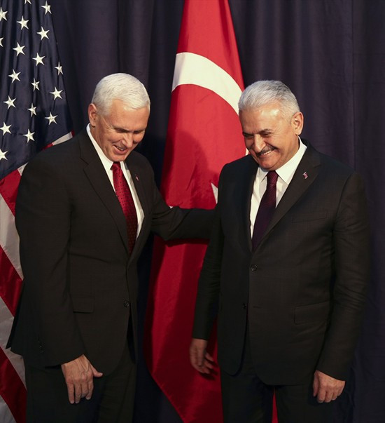 Binali Yıldırım ve Mike Pence ilk buluşmada düşman çatlattı - Resim: 4
