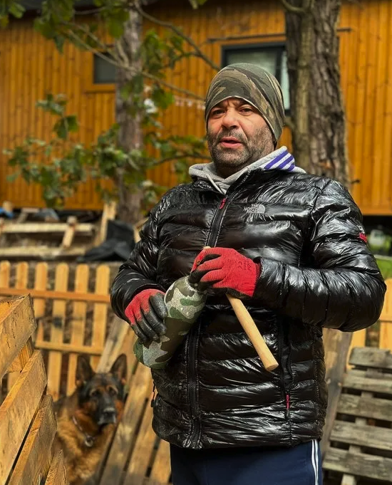 Bülent Şakrak kendisinden 16 yaş küçük sevgilisiyle o pozu verdi! Sosyal medya çalkalandı - Resim: 2