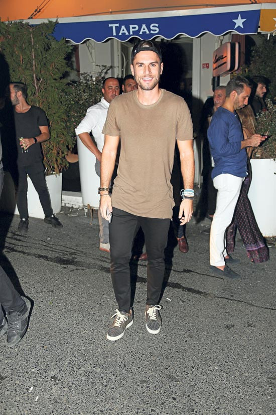 Türkan Şoray'a skandal gece! Çöp kamyonuna düştü  - Resim: 2