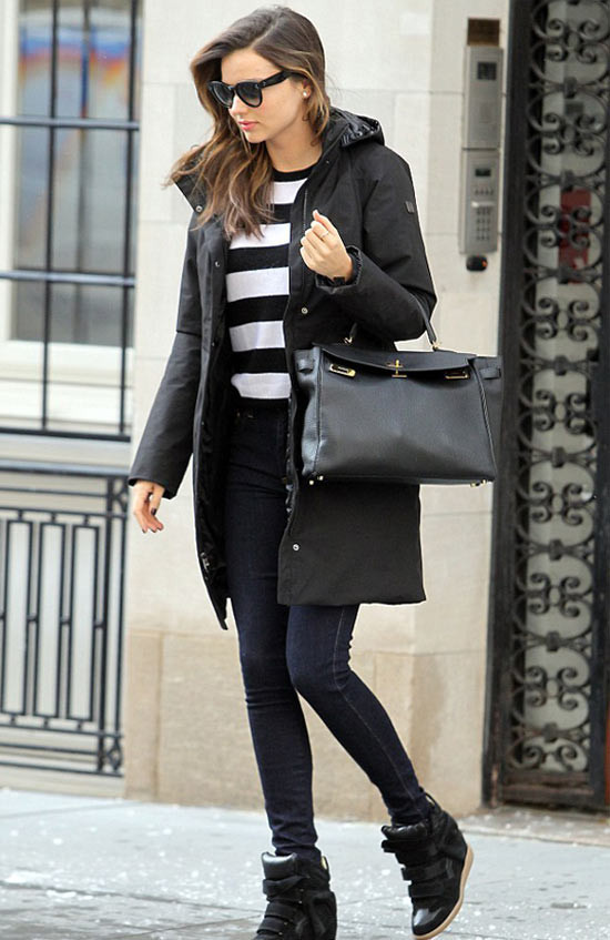 Soyunma furyasına Miranda Kerr'de katıldı! - Resim: 1