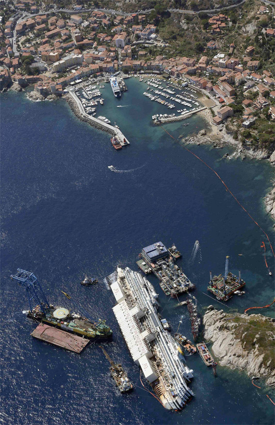 İtalyan yolcu gemisi böyle kaldırıldı - Resim: 4