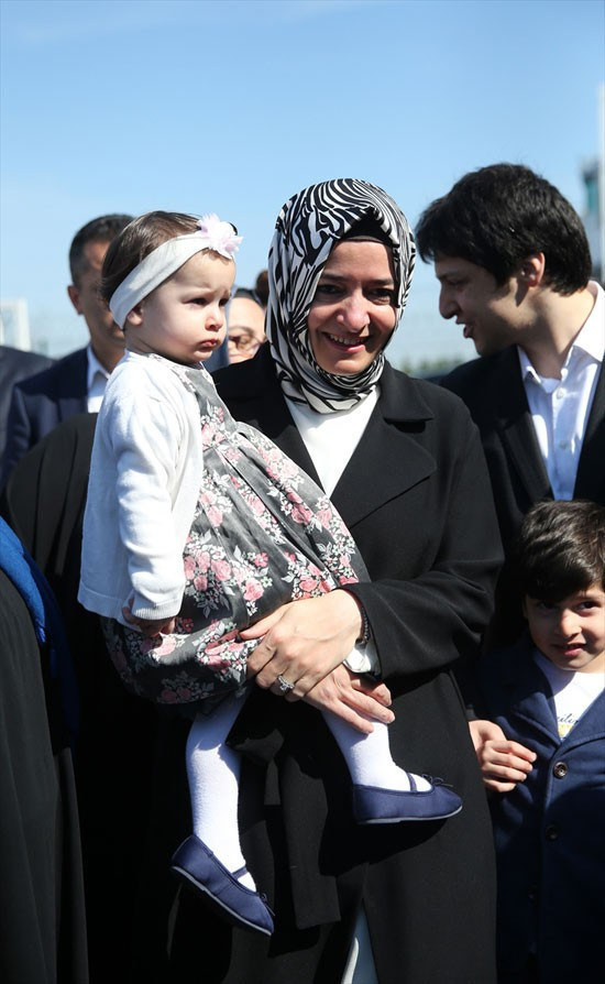 Fatma Betül Sayan Kaya'nın çocuklarına bakın! - Resim: 1