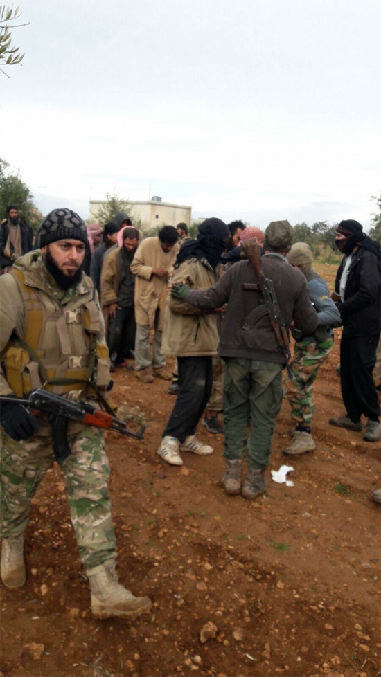 Terör örgütü pes etti! Tam 340 terörist teslim oldu! - Resim: 1