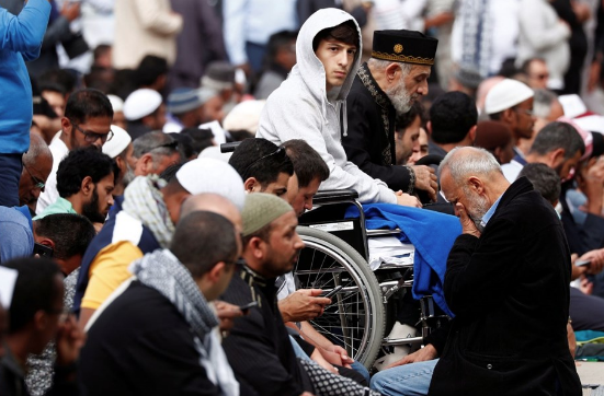 Yeni Zelanda başbakanından hadisli mesaj! Katliam kurbanları böyle anıldı - Resim: 1