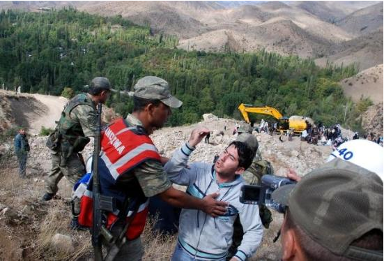 AK Partili başkanı istifa ettiren eylem - Resim: 2