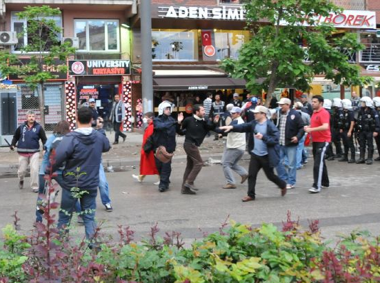 Polis TOMA ve biber gazıyla müdahale etti - Resim: 4