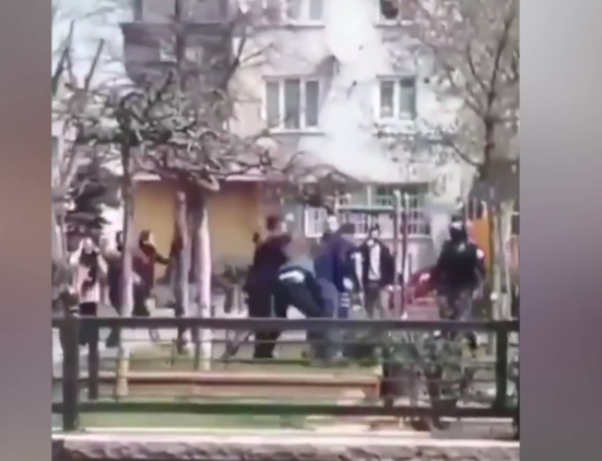 Olayın adresi Küçükçekmece! Sokağa çıkma yasağına uymayan grup polise saldırdı - Resim: 3