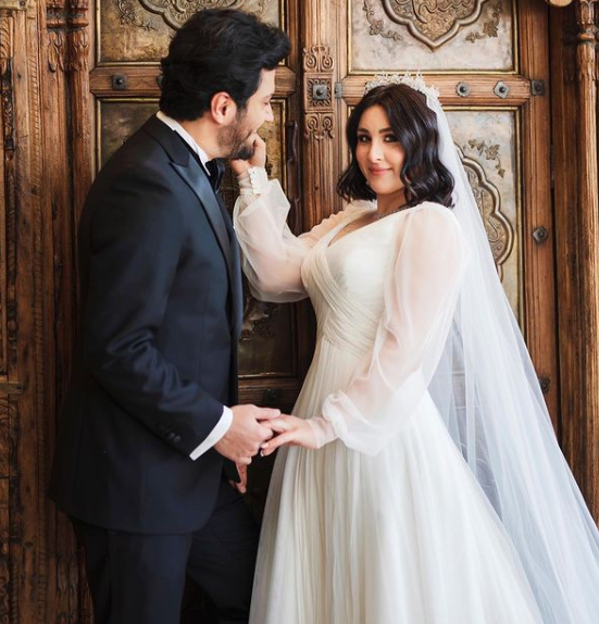 Yasemin Sakallıoğlu Burak Yırtar evlendi! Yakın akrabaları kızdıran düğün - Resim: 4