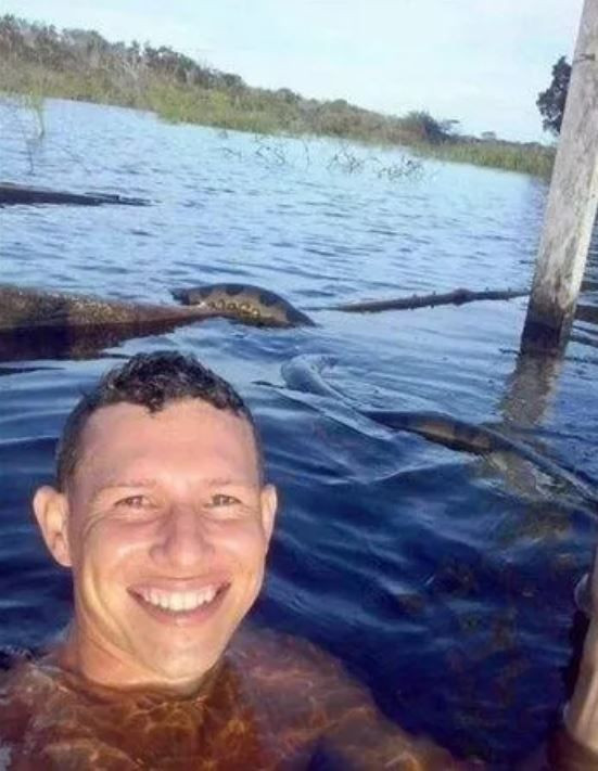 Maymunla selfie çektirmek istedi... Saniyeler sonrası korkunç! - Resim: 3