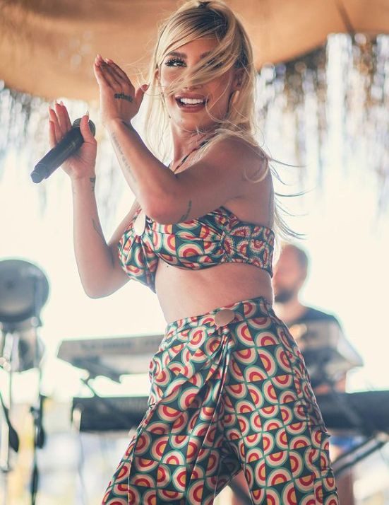 İrem Derici'den yıkan haber! Hayranları ne yapacağını şaşırdı... - Resim: 1