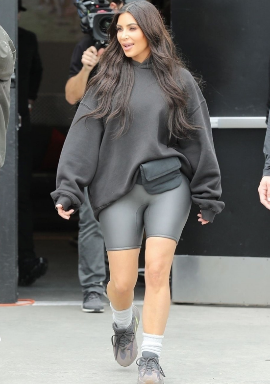 Kim Kardashian okul çocuğu gibi - Resim: 3