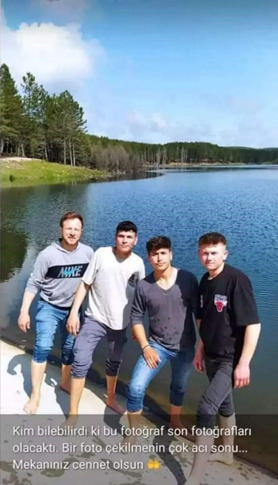 4 kişi hayatını kaybetti! Faciadan 10 dakika önce çekildikleri fotoğraf ortaya çıktı - Resim: 0