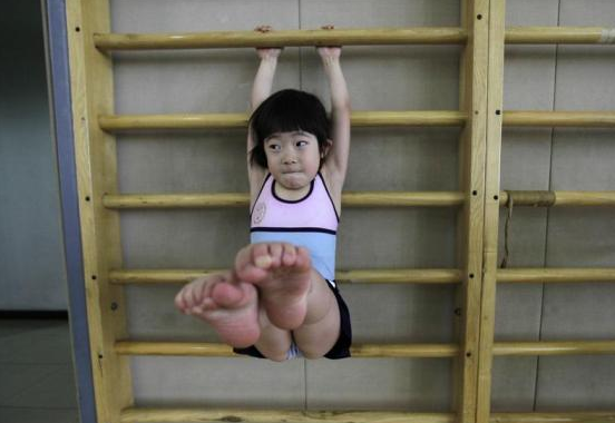 Çinli çocuklar yüzmeyi böyle öğreniyor - Resim: 4