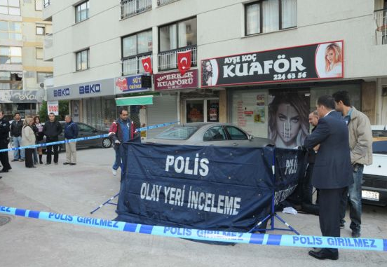 Sokak ortasında diz çöktürtüp öldürdü - Resim: 3