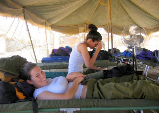 Dünyanın en güzel kadın askerleri! - Resim: 3