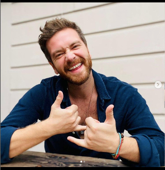 Acun Ilıcalı boş durmadı! Tuzak dizisi için bakın hangi oyuncuyla el sıkıştı? - Resim: 0