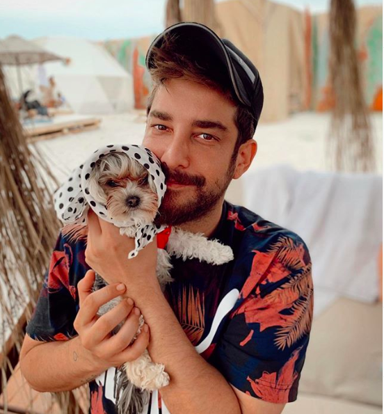 Enis Arıkan sevgilisi var mı annesi Selma Teyze kimdir? - Resim: 0