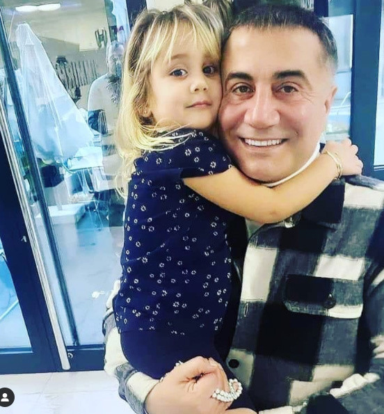 Sedat Peker kızları kimdir? Sedat Peker'in ilk eşinden olan oğlu videoları çekiyor - Resim: 2