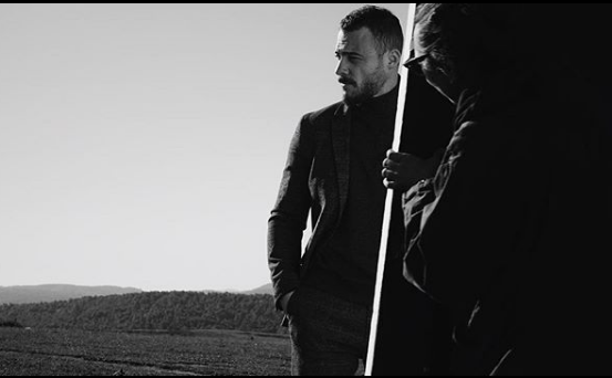 Kerem Bürsin yarı çıplak poz verdi Instagram'da yer yerinden oynadı - Resim: 3