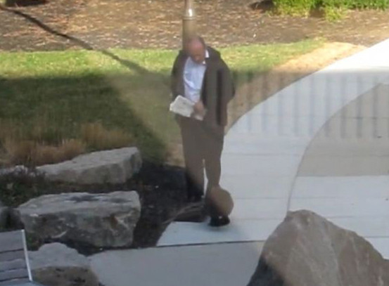 İşte gülme garantili ilginç park kavgası - Resim: 2