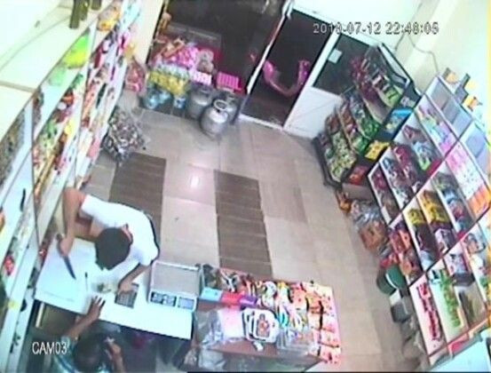 Adana'da bıçak çekerek tehdit ettiği bakkalın 350 lirasını gasp etti! - Resim: 3