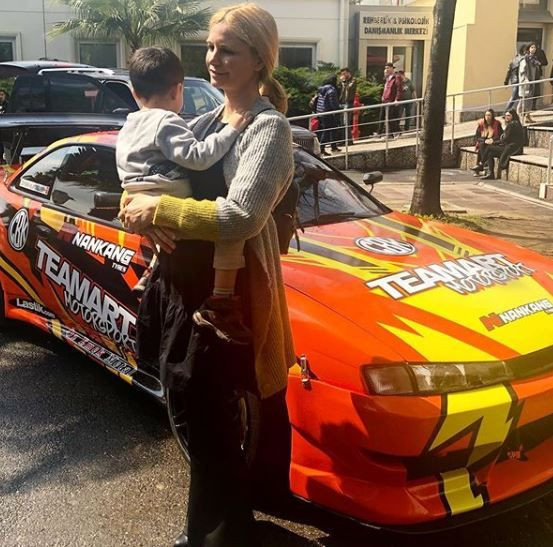 Başörtüsünü çıkaran rallici Burcu Çetinkaya kendisini eleştiren Nurgül Yeşilçay'a cevap verdi - Resim: 3