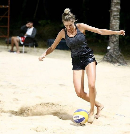 Şeyma Subaşı plaj futbolu oynadı işte o görüntüler - Resim: 3