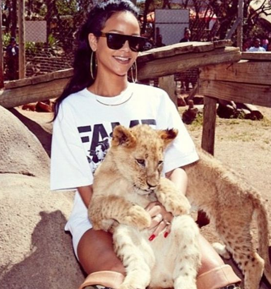 Rihanna'ya çirkin suçlama - Resim: 2