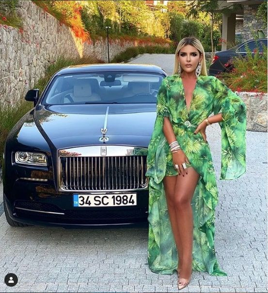 Helikopter kiralayan Selin Ciğerci Marmaris'e uçtu kira bedeli inanılmaz - Resim: 1